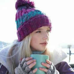 BEECHFIELD Unisex Adults Corkscrew Knitted Pom Pom Beanie Hat (Winter Berries) 7 BEECHFIELD Unisex Adults Corkscrew Knitted Pom Pom Beanie Hat (Winter Berries) -Beechfield Sales M05057080769186 3374546068