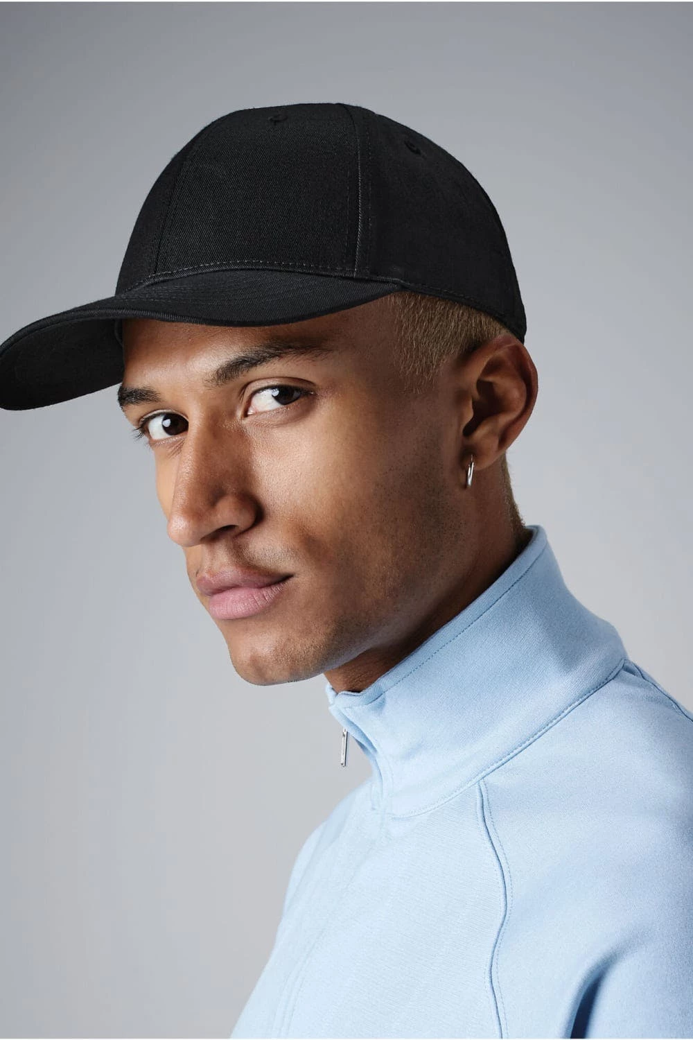 Beechfield Urbanwear 6 Panel Snapback Cap (Black) 5 Beechfield Urbanwear 6 Panel Snapback Cap (Black) - Image 3